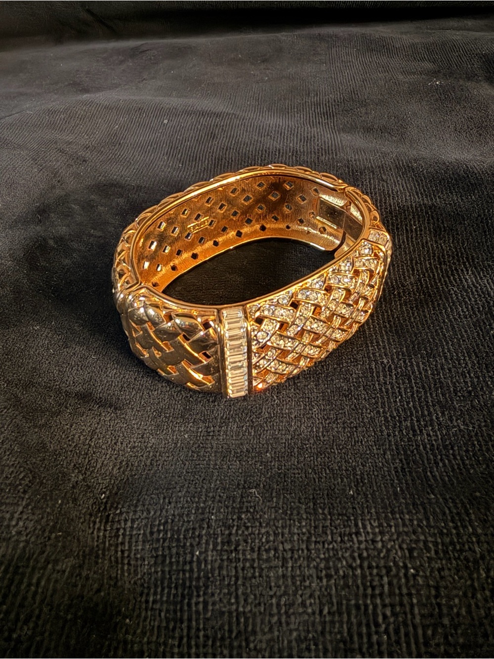 Stunning Vintage 1980s S.A.L. (Swarovski) Basket-Weave Crystal Hinged Bangle